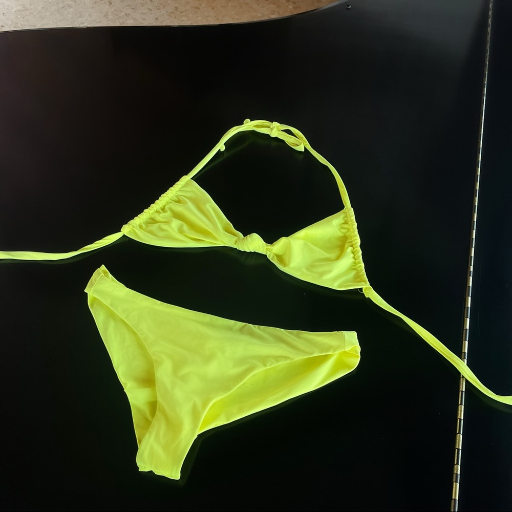 Frankie's bikinis yellow bikini set🍋☀️🍋☀️✨